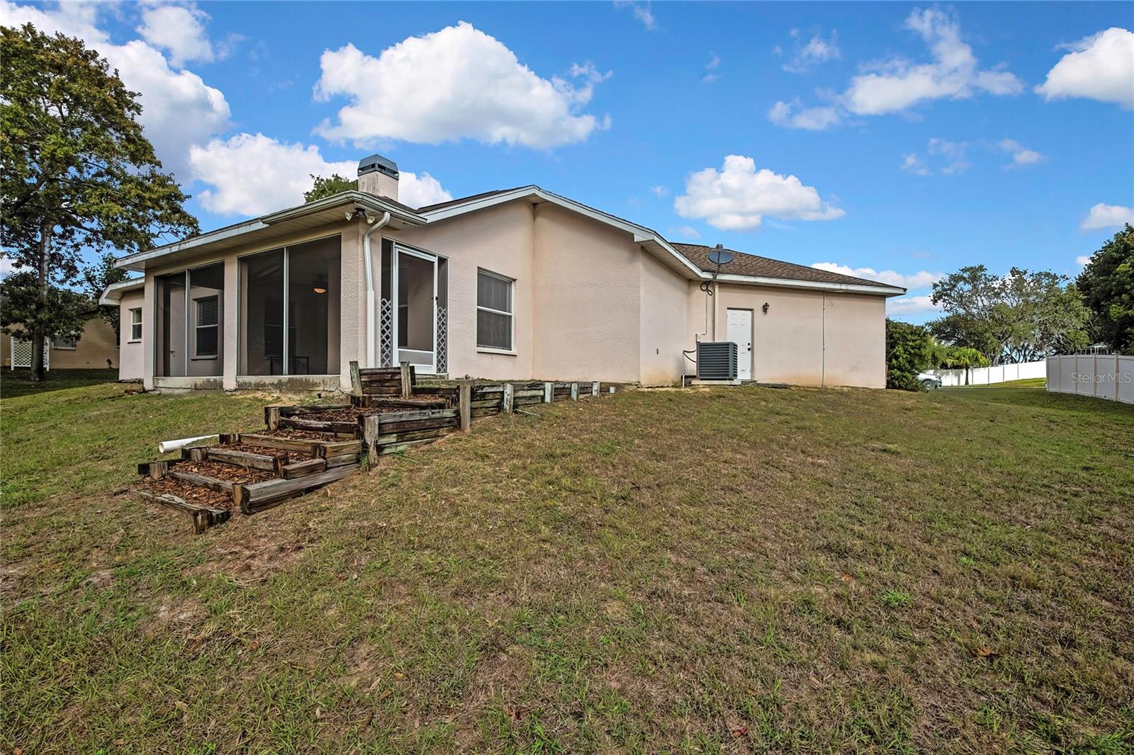 PADRONS WEST LINDEN ESTATES - Residential Lease