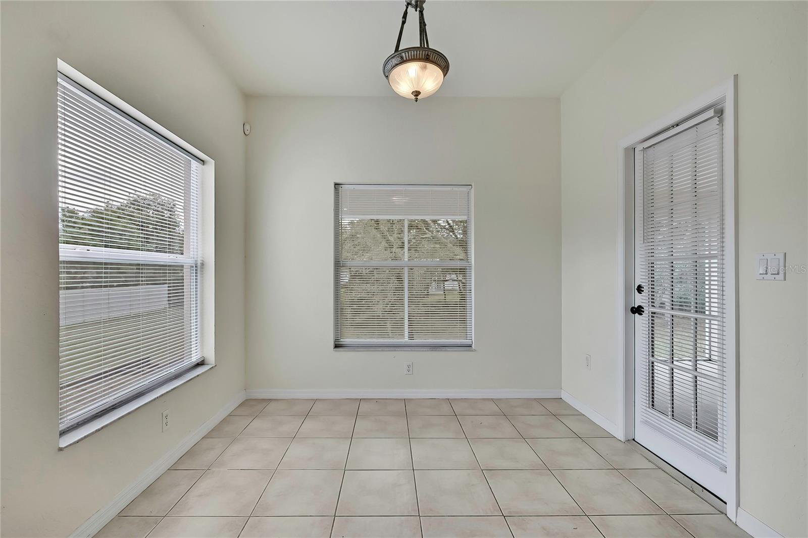 PADRONS WEST LINDEN ESTATES - Residential Lease