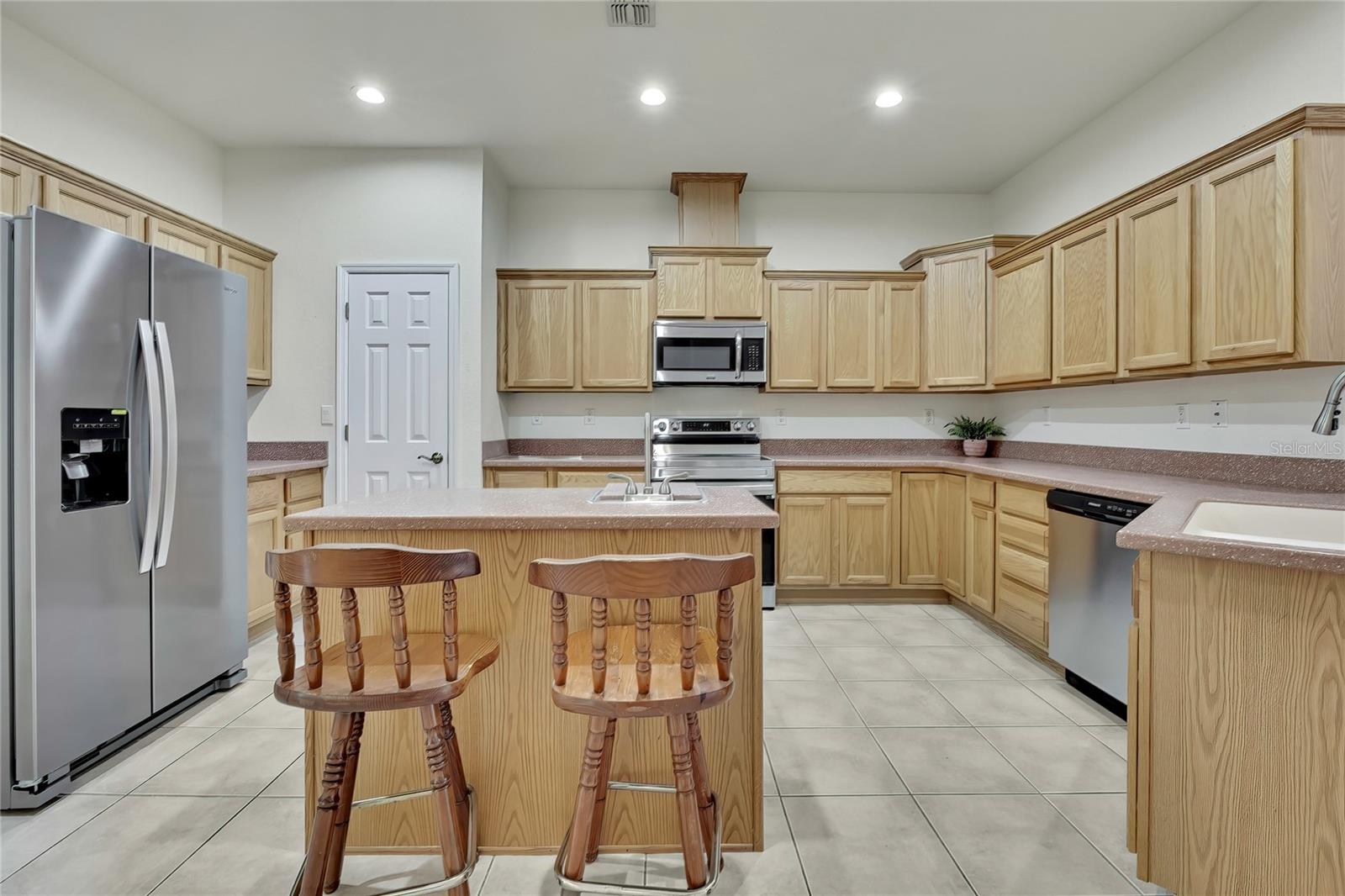 PADRONS WEST LINDEN ESTATES - Residential Lease