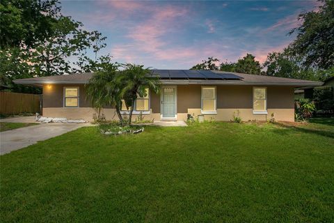 Photo of 3431 Hunt Lane, Oviedo, FL 32765 (MLS # O6313422)