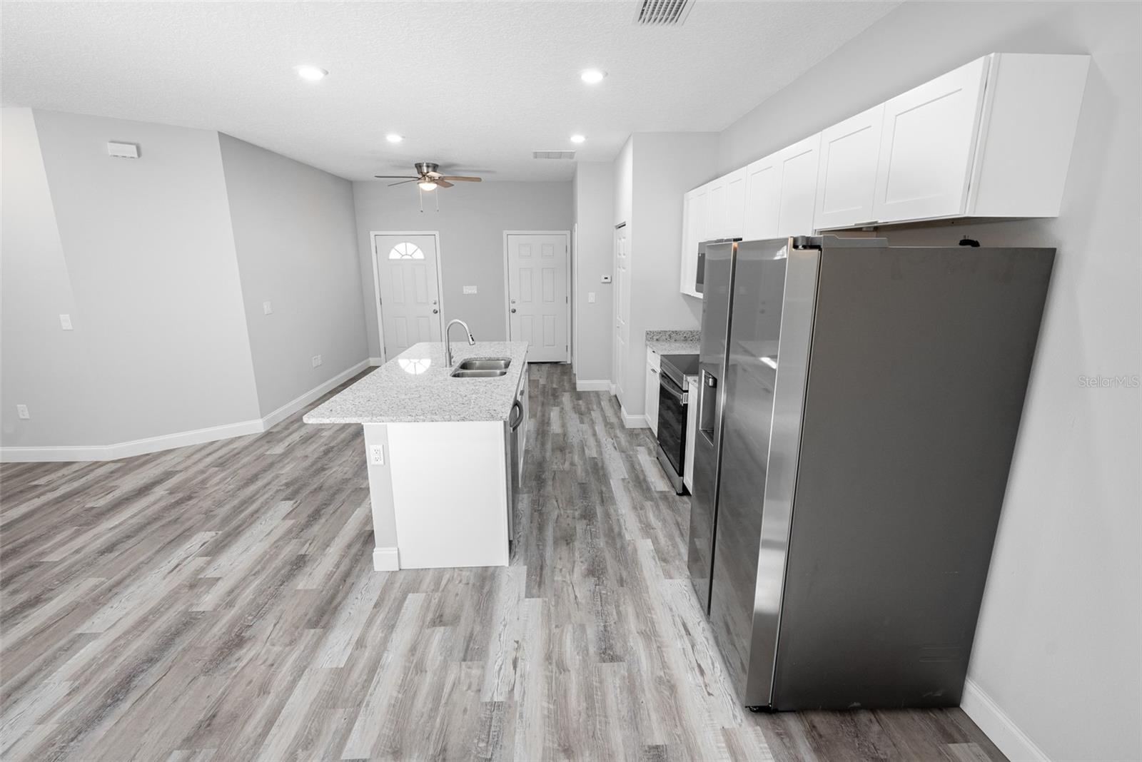 WALK IN WATER LAKE ESTATES PH 03 - Residential