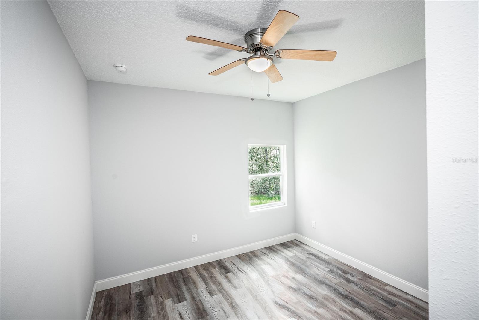 WALK IN WATER LAKE ESTATES PH 03 - Residential
