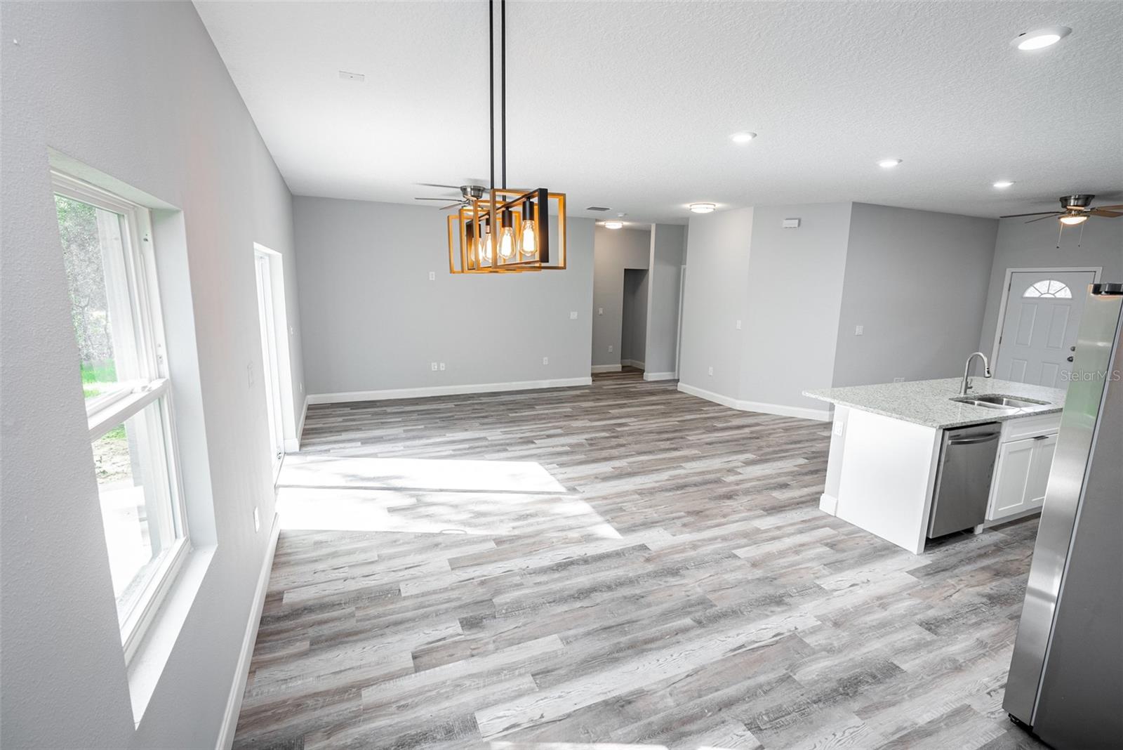 WALK IN WATER LAKE ESTATES PH 03 - Residential