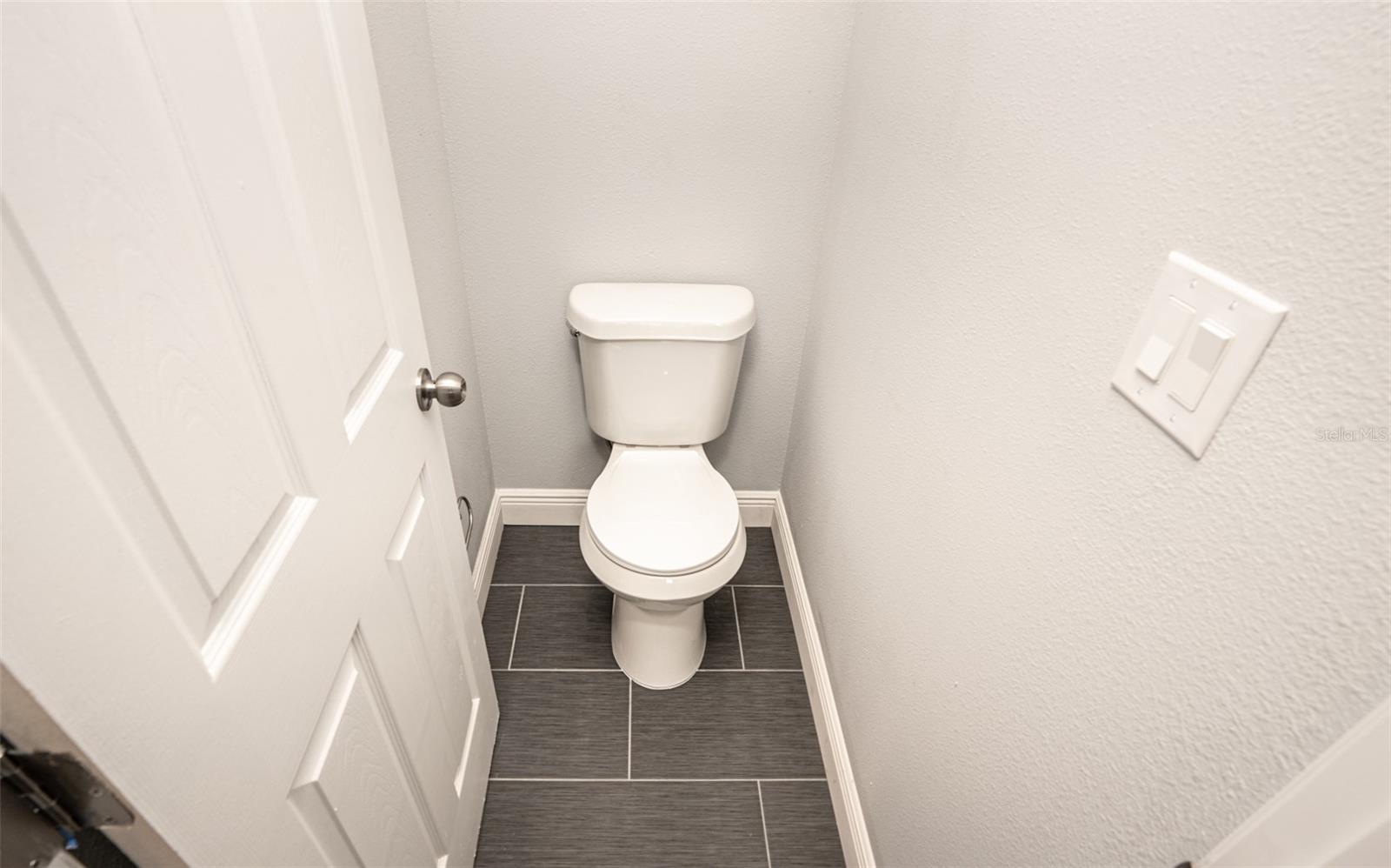 WALK IN WATER LAKE ESTATES PH 03 - Residential