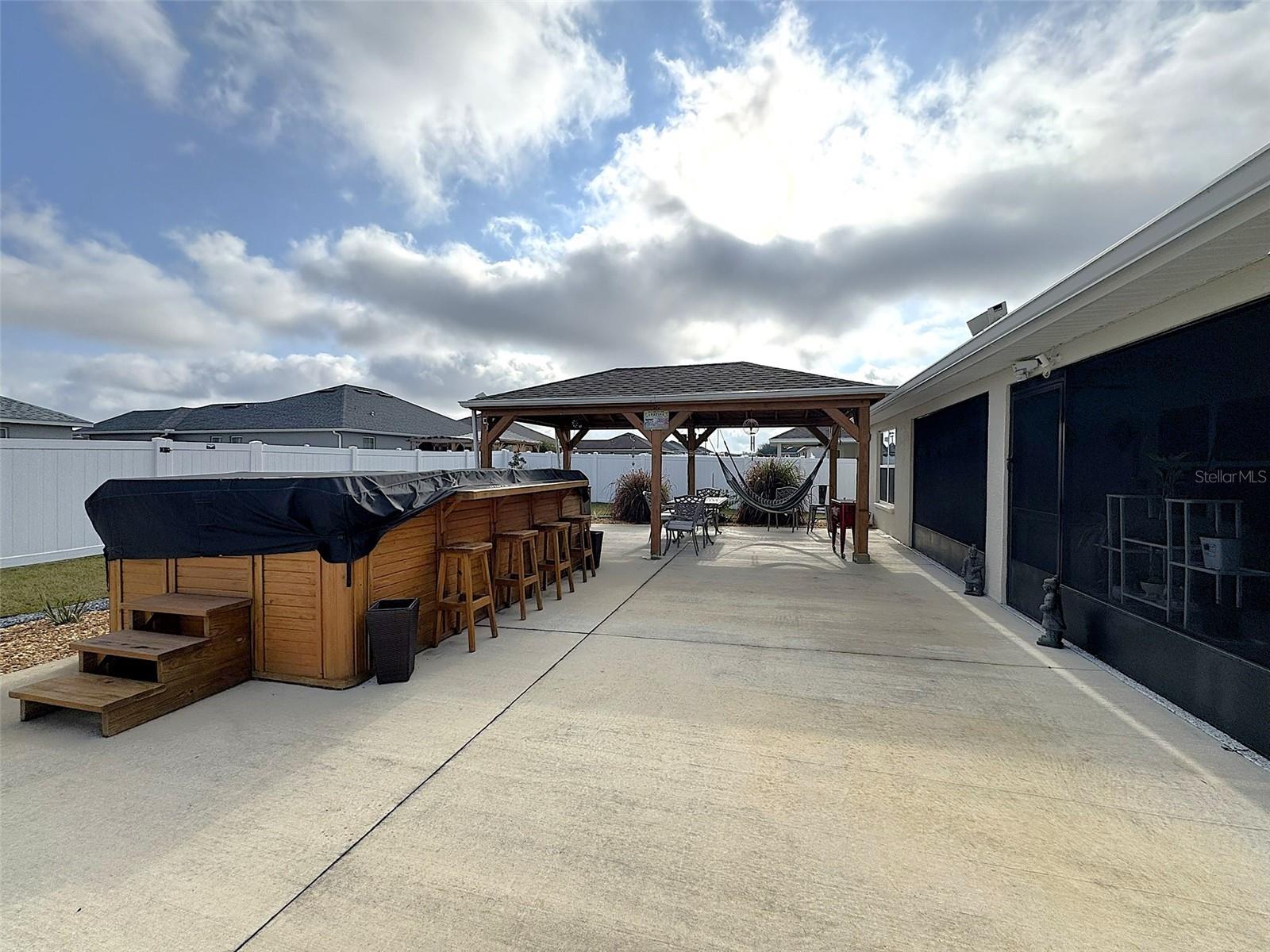 SUMMERCREST - Residential