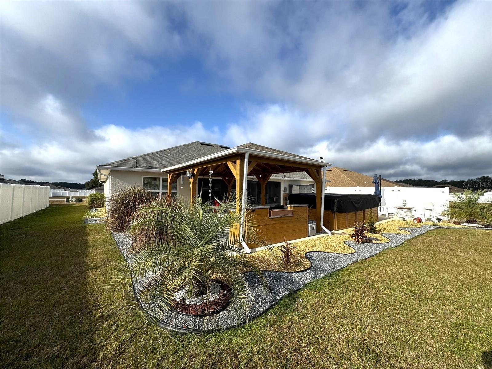 SUMMERCREST - Residential