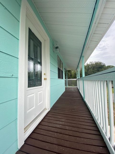 A home in LAKE WALES