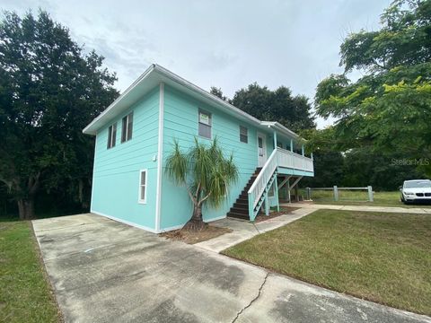 A home in LAKE WALES