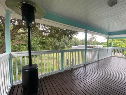 A home in LAKE WALES