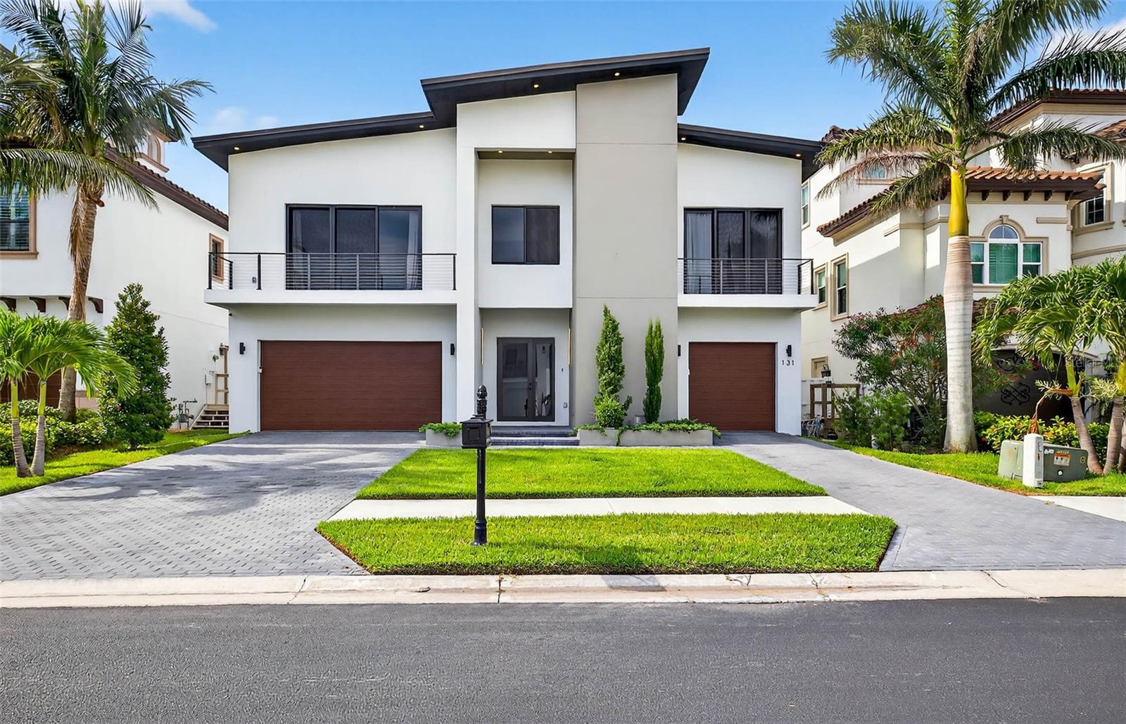 REDINGTON SHORES YACHT & TENNIS CLUB - Residential