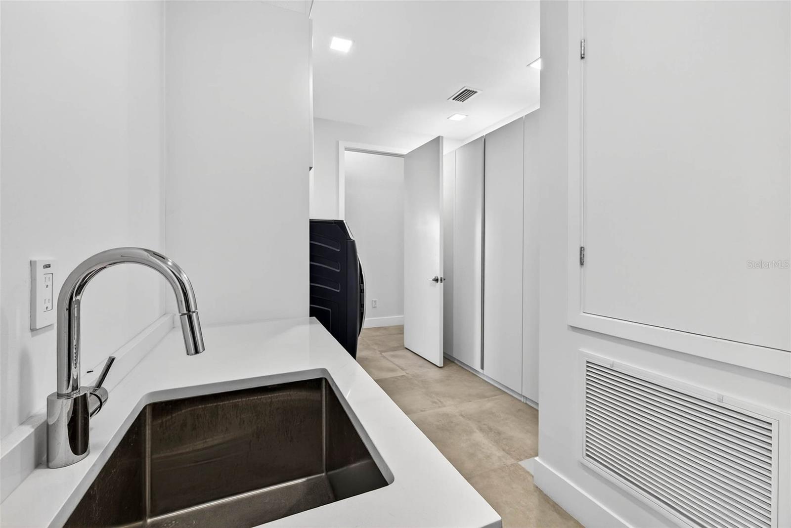 REDINGTON SHORES YACHT & TENNIS CLUB - Residential