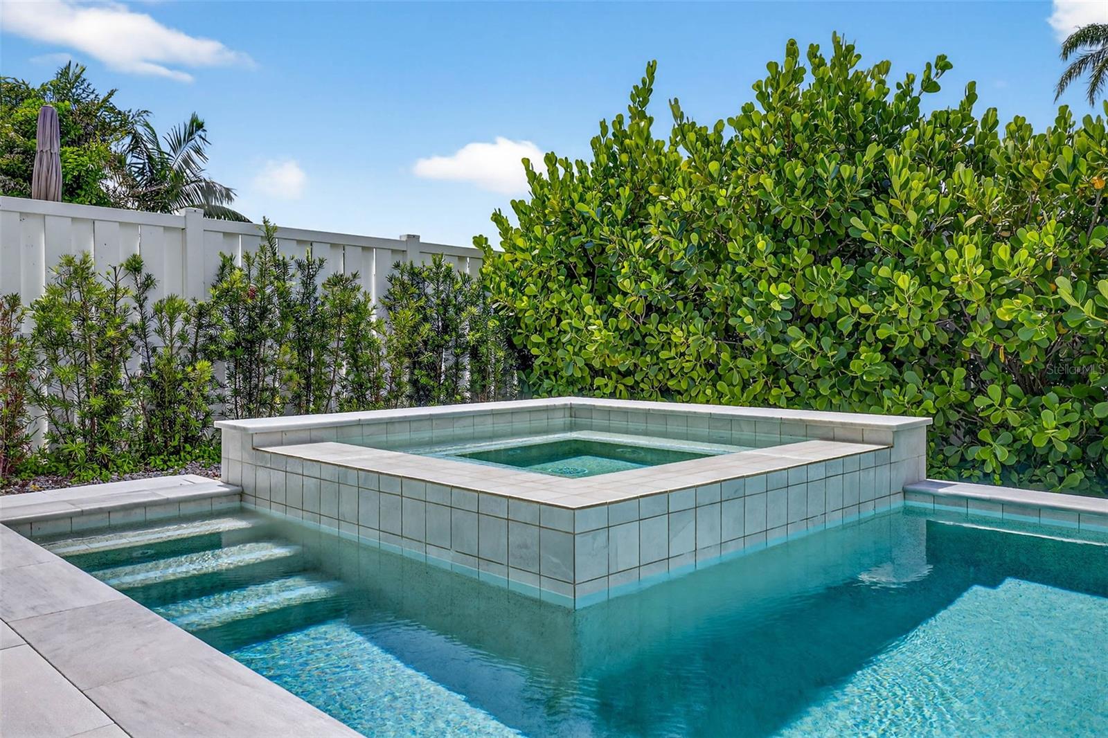 REDINGTON SHORES YACHT & TENNIS CLUB - Residential