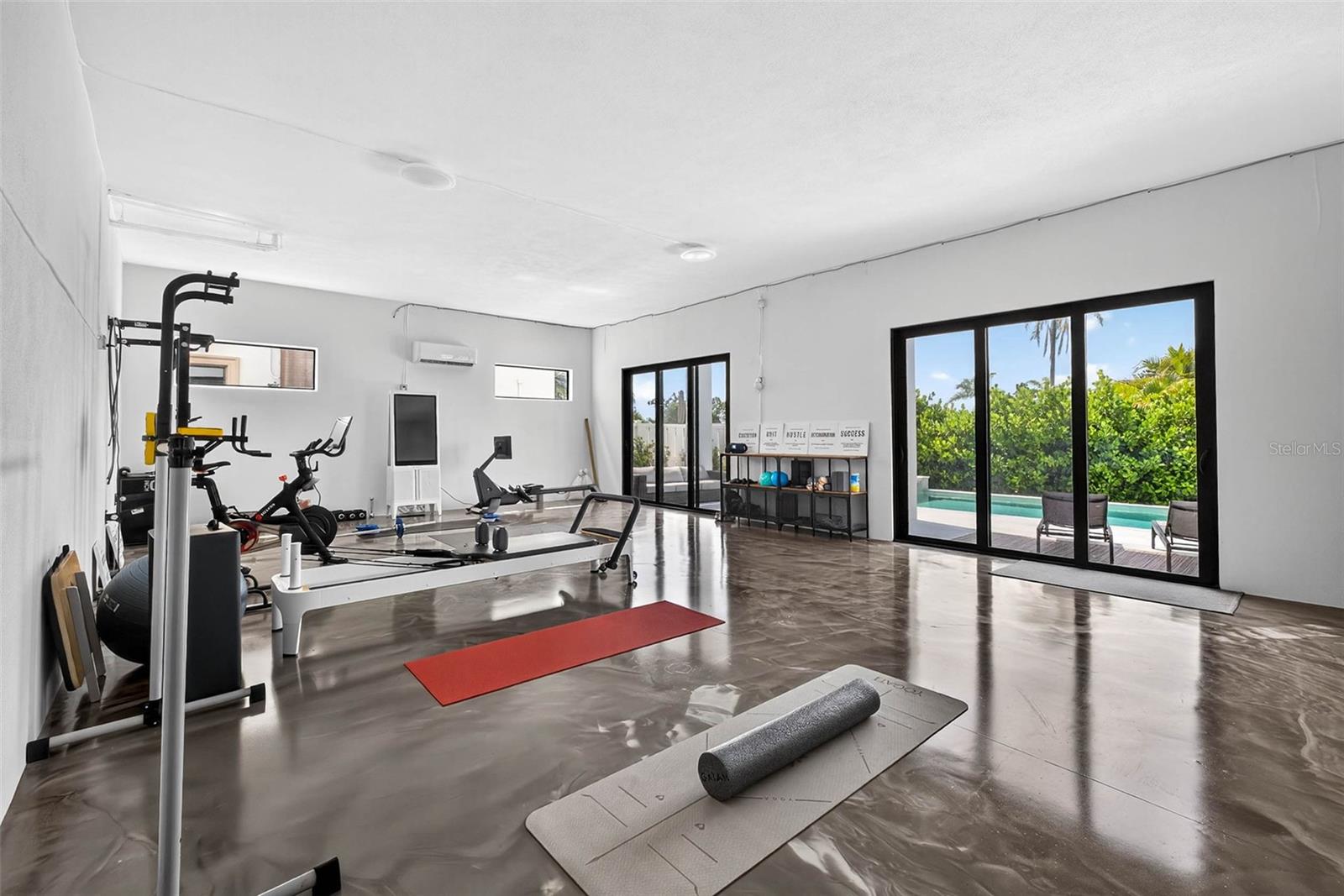 REDINGTON SHORES YACHT & TENNIS CLUB - Residential