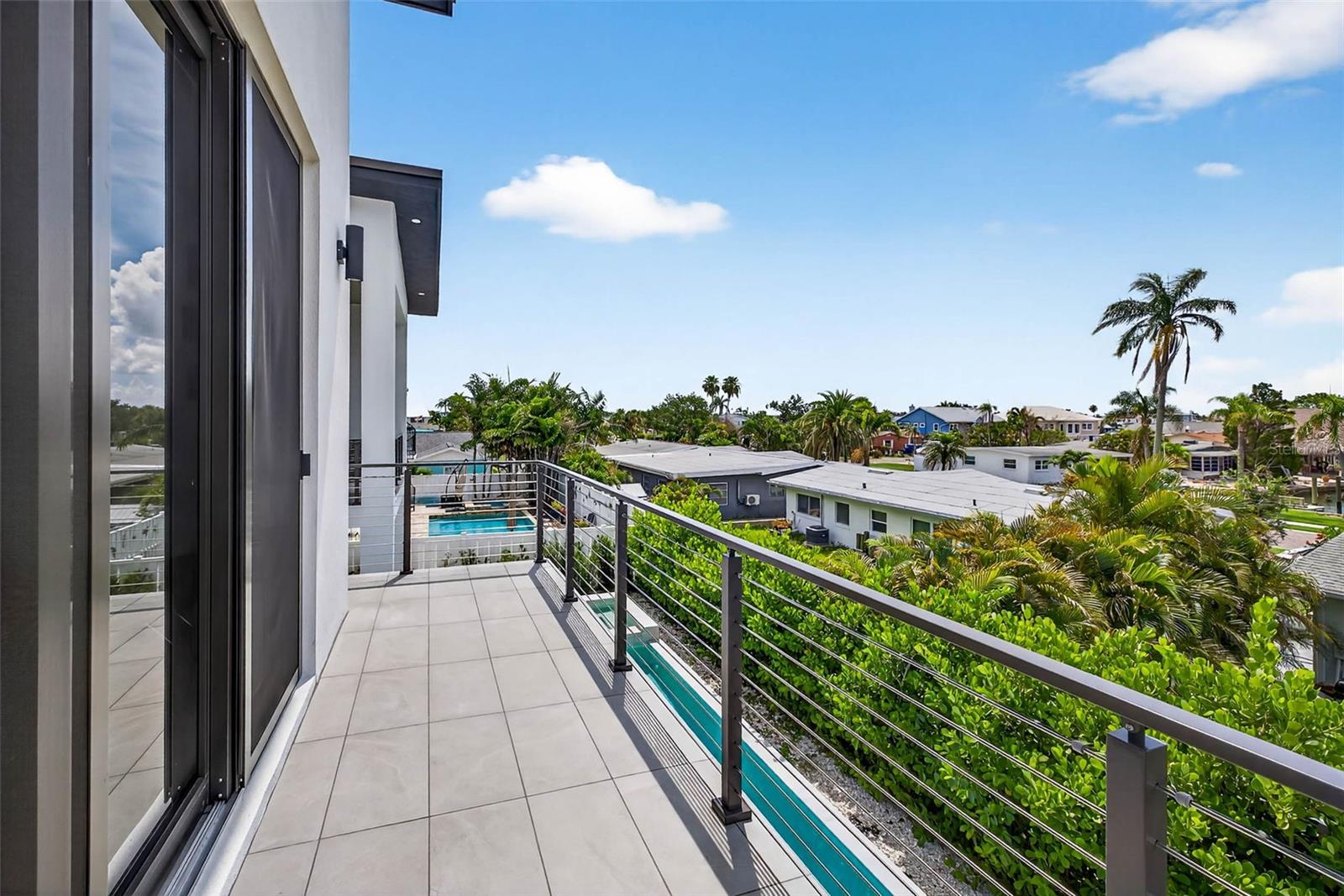 REDINGTON SHORES YACHT & TENNIS CLUB - Residential