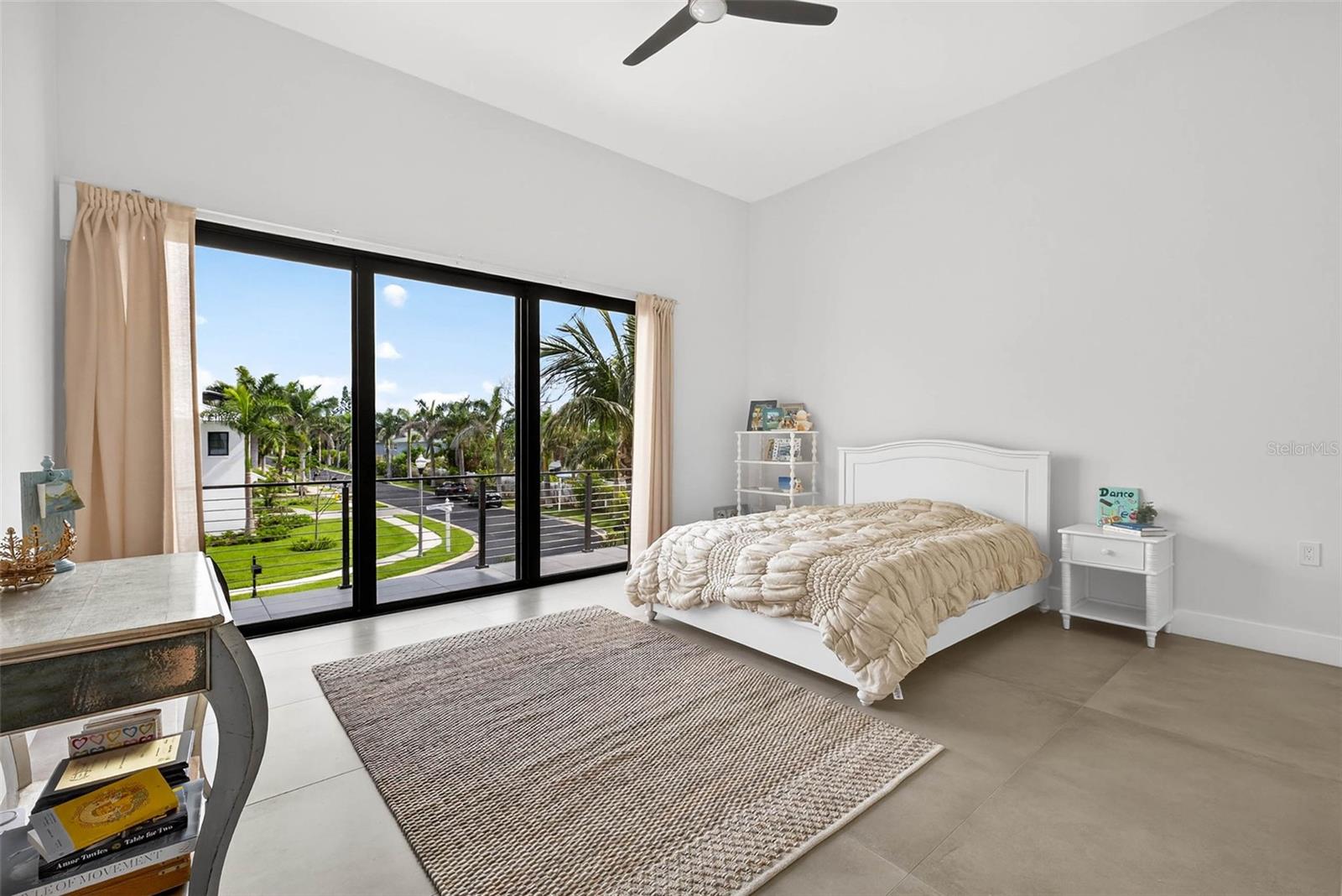 REDINGTON SHORES YACHT & TENNIS CLUB - Residential