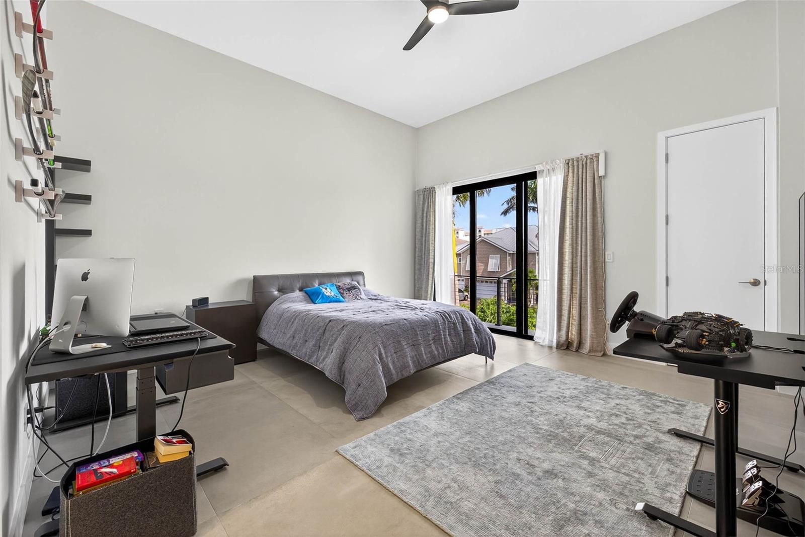 REDINGTON SHORES YACHT & TENNIS CLUB - Residential