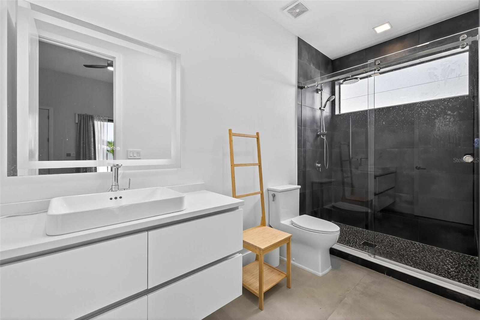 REDINGTON SHORES YACHT & TENNIS CLUB - Residential