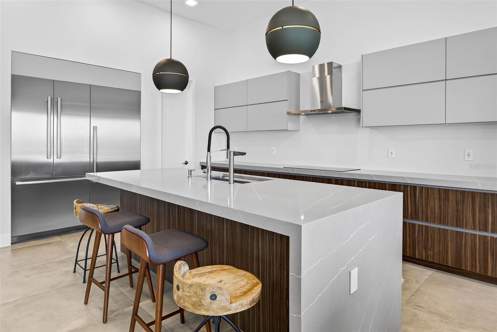 REDINGTON SHORES YACHT & TENNIS CLUB - Residential