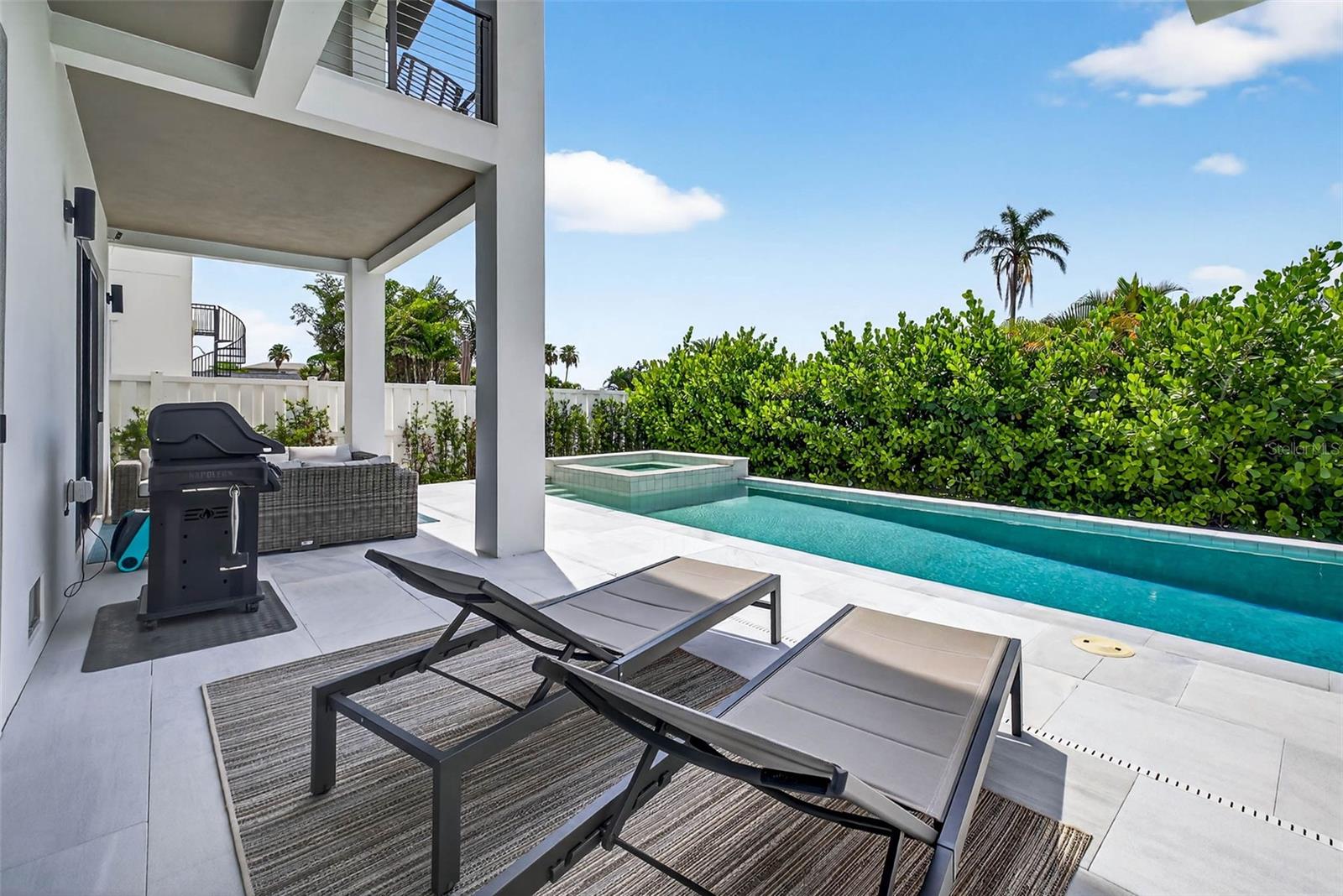 REDINGTON SHORES YACHT & TENNIS CLUB - Residential