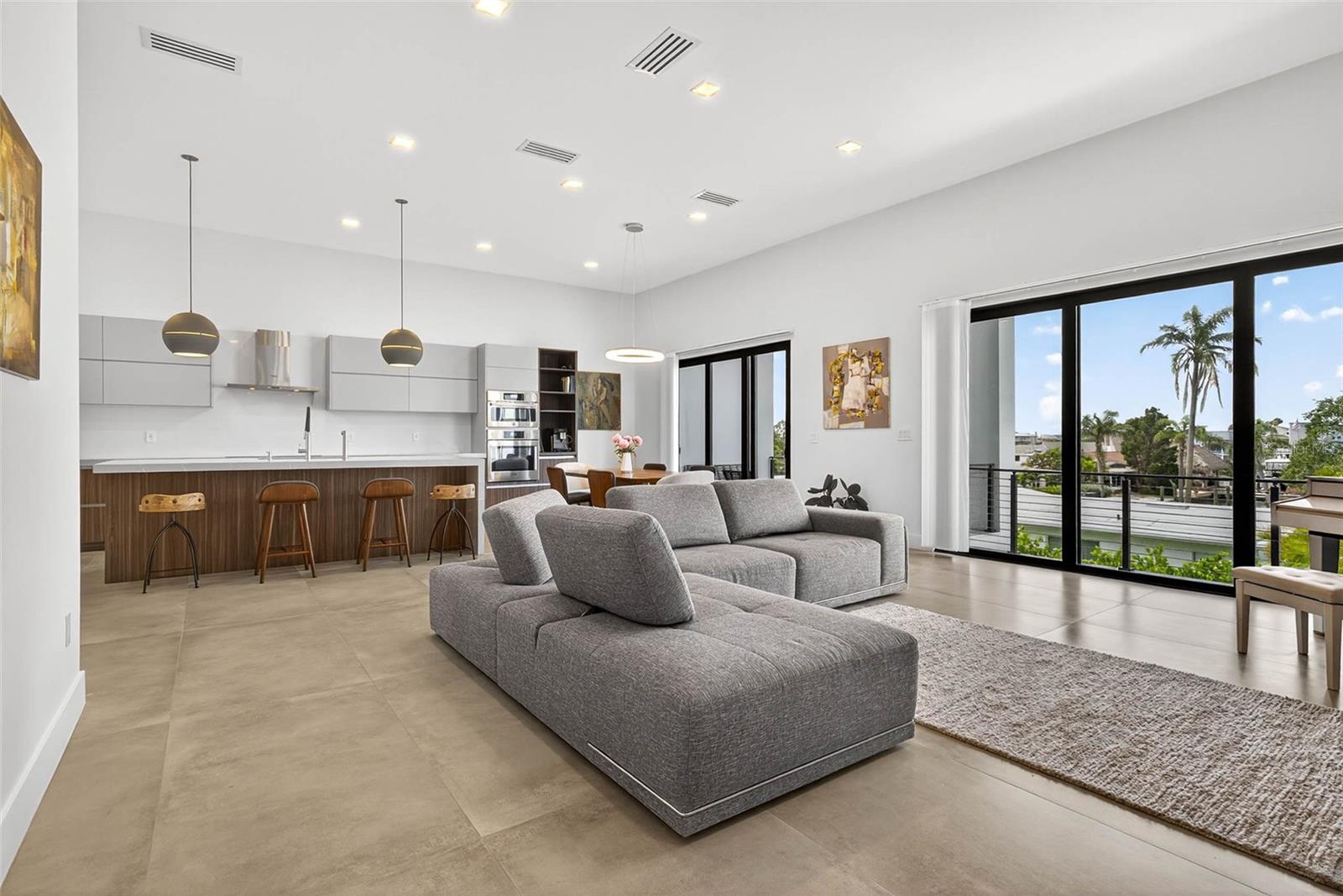 REDINGTON SHORES YACHT & TENNIS CLUB - Residential