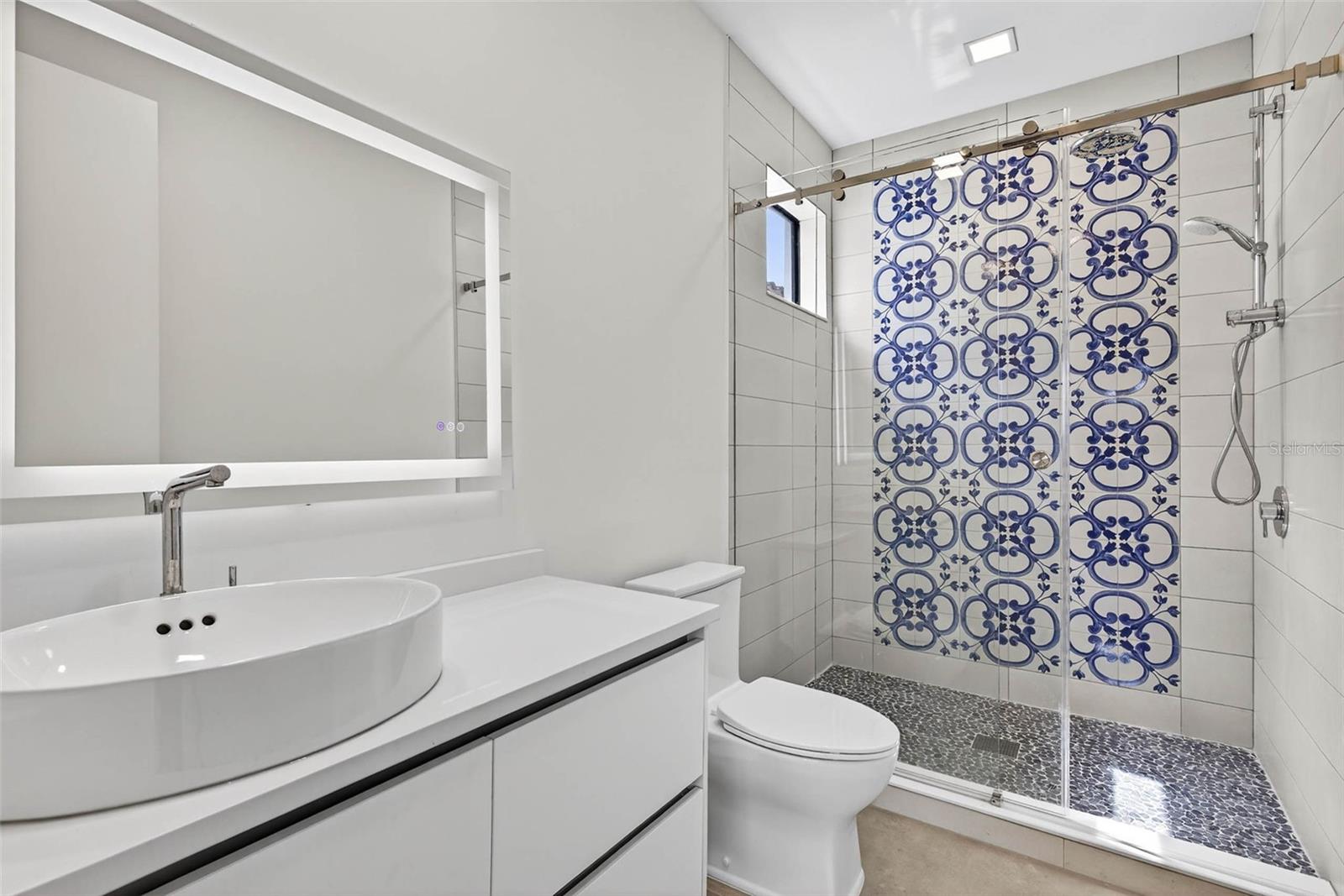 REDINGTON SHORES YACHT & TENNIS CLUB - Residential