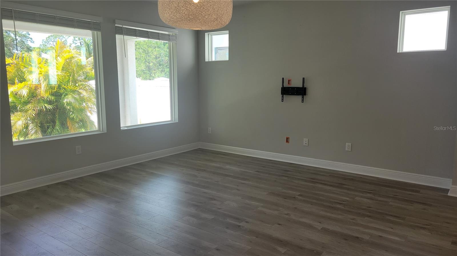 MOSS CREEK - Residential Lease