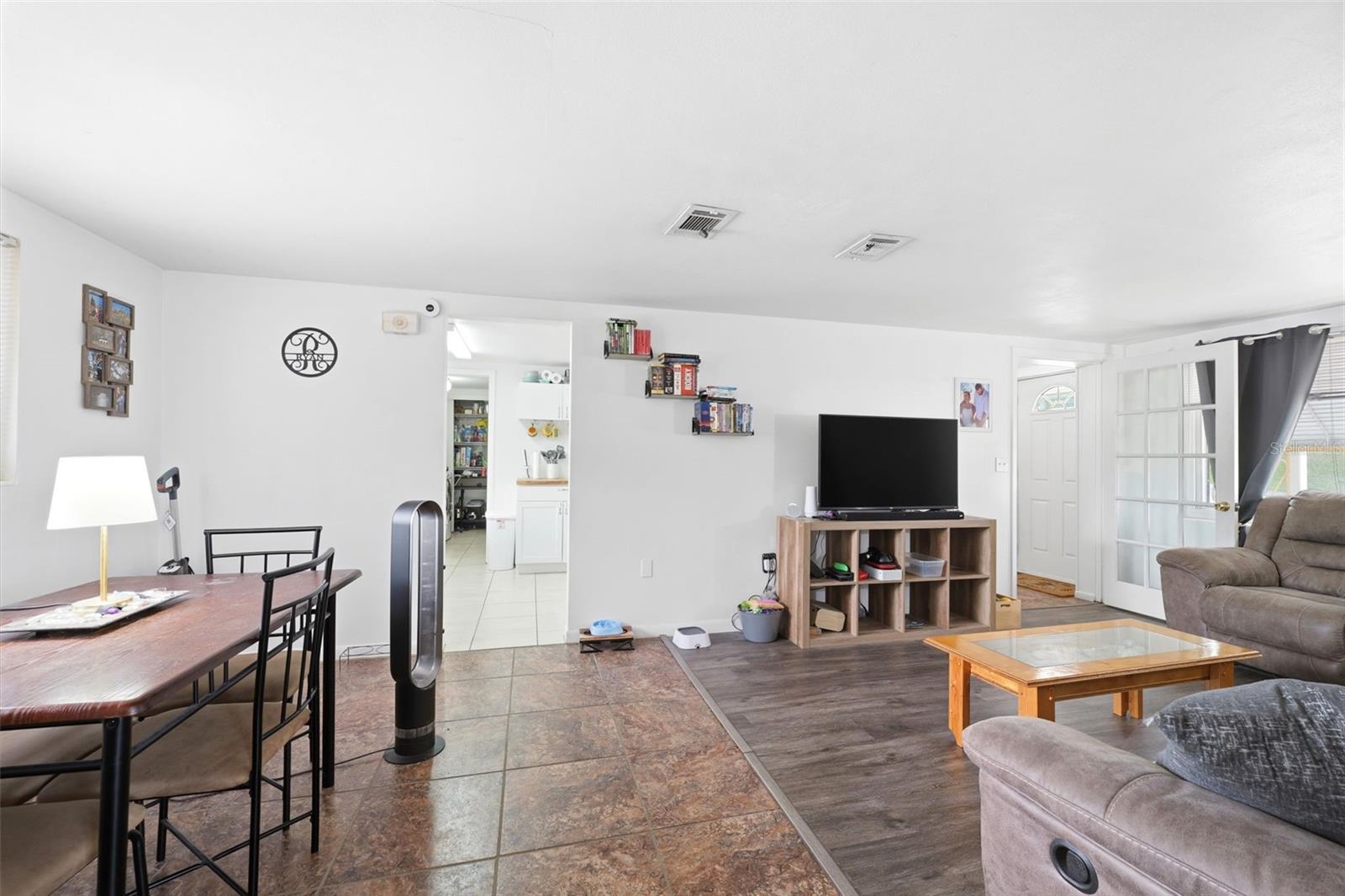 BEVERLY HILLS UNIT 03 - Residential