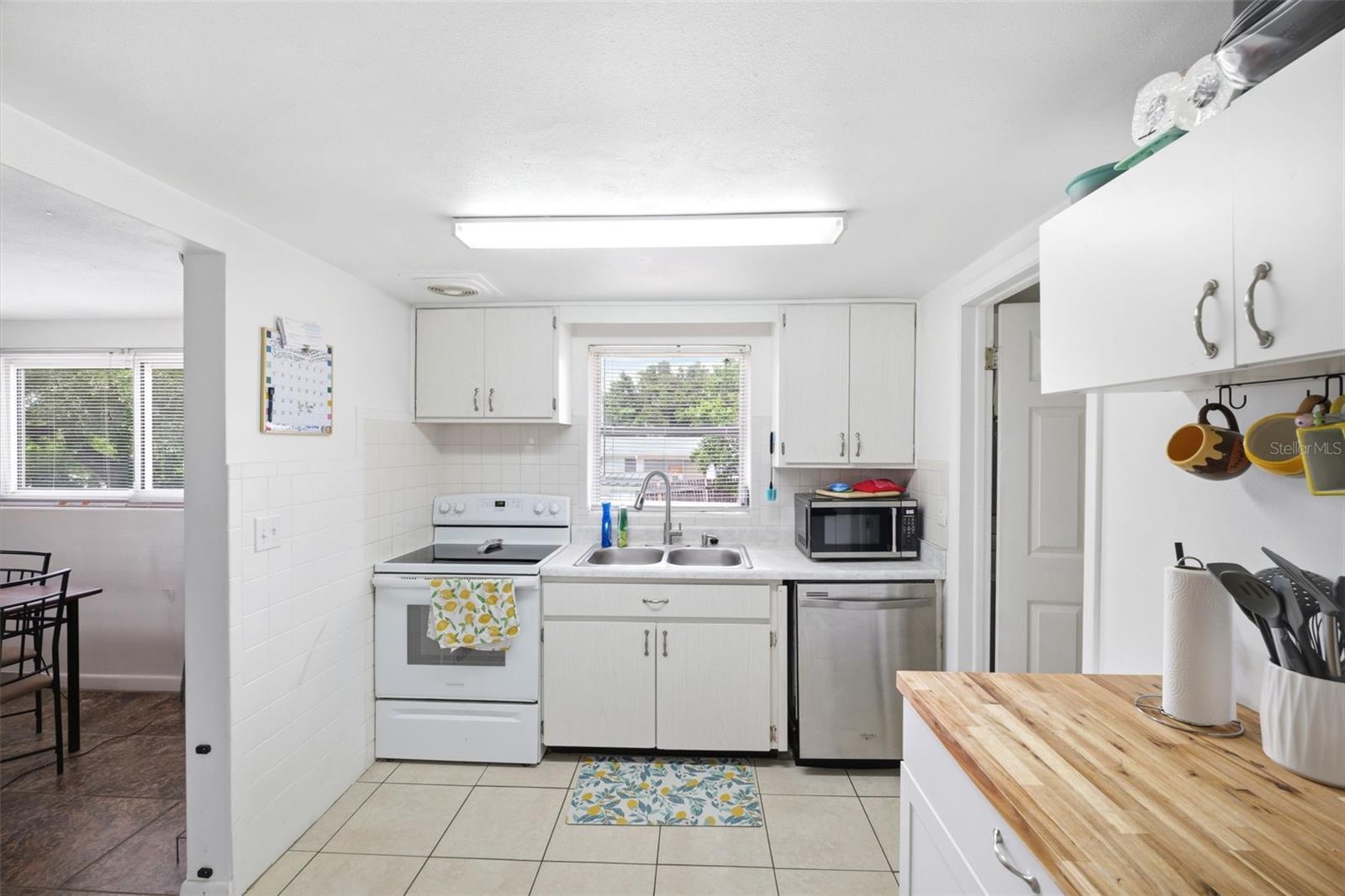 BEVERLY HILLS UNIT 03 - Residential
