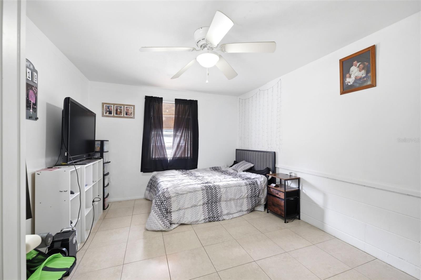 BEVERLY HILLS UNIT 03 - Residential