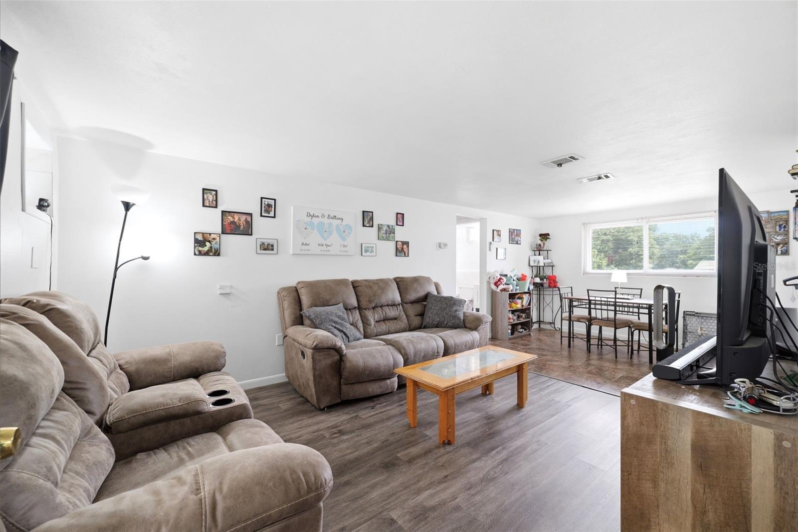 BEVERLY HILLS UNIT 03 - Residential
