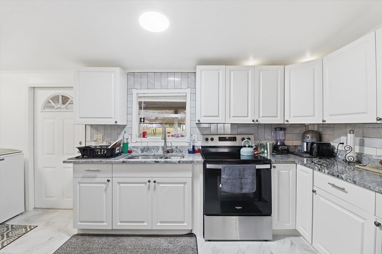 BELLEVIEW HILLS ESTATE - Residential