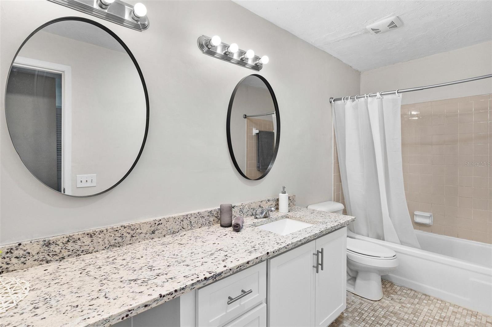 SANDALWOOD CONDO - Residential