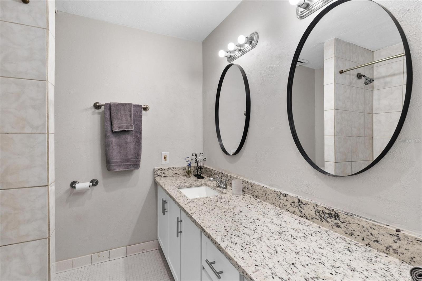 SANDALWOOD CONDO - Residential
