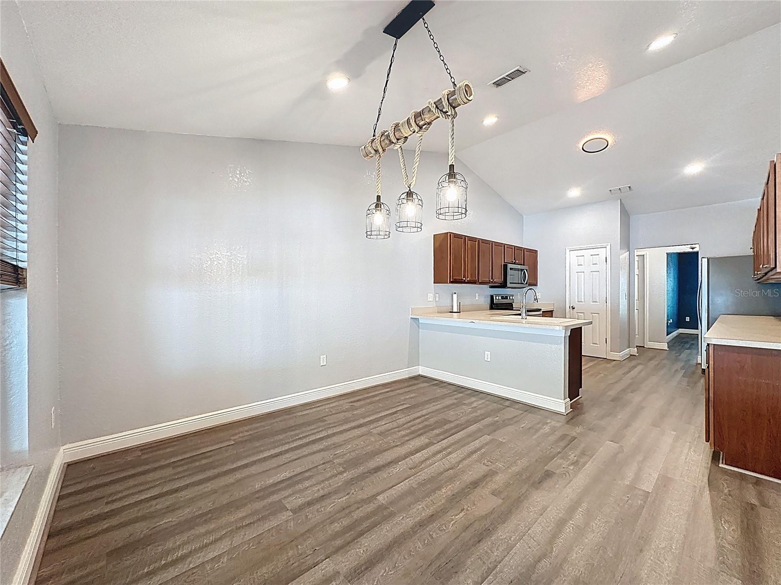 SHERMAN HILLS SEC 1 - Residential