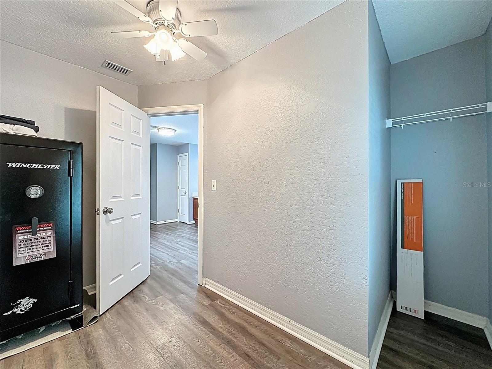 SHERMAN HILLS SEC 1 - Residential