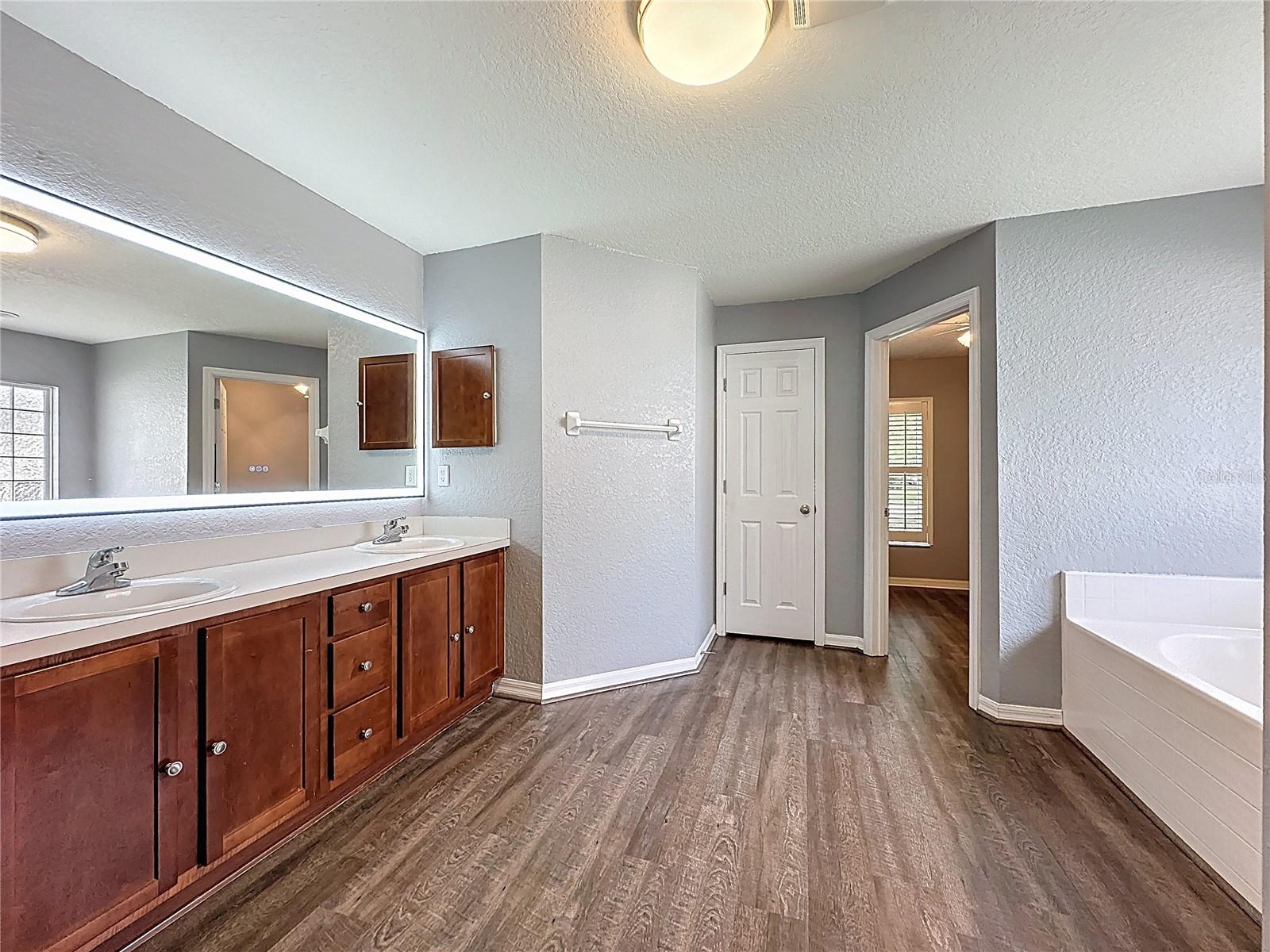 SHERMAN HILLS SEC 1 - Residential