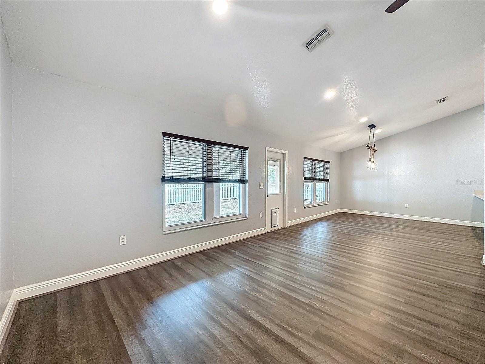 SHERMAN HILLS SEC 1 - Residential