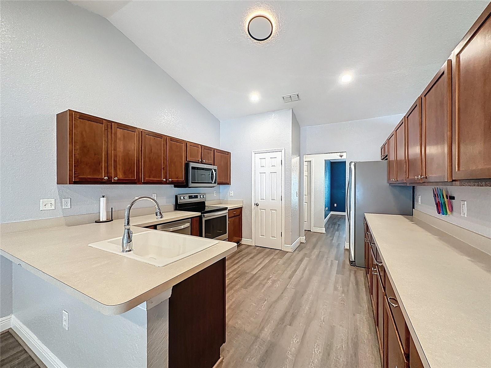 SHERMAN HILLS SEC 1 - Residential