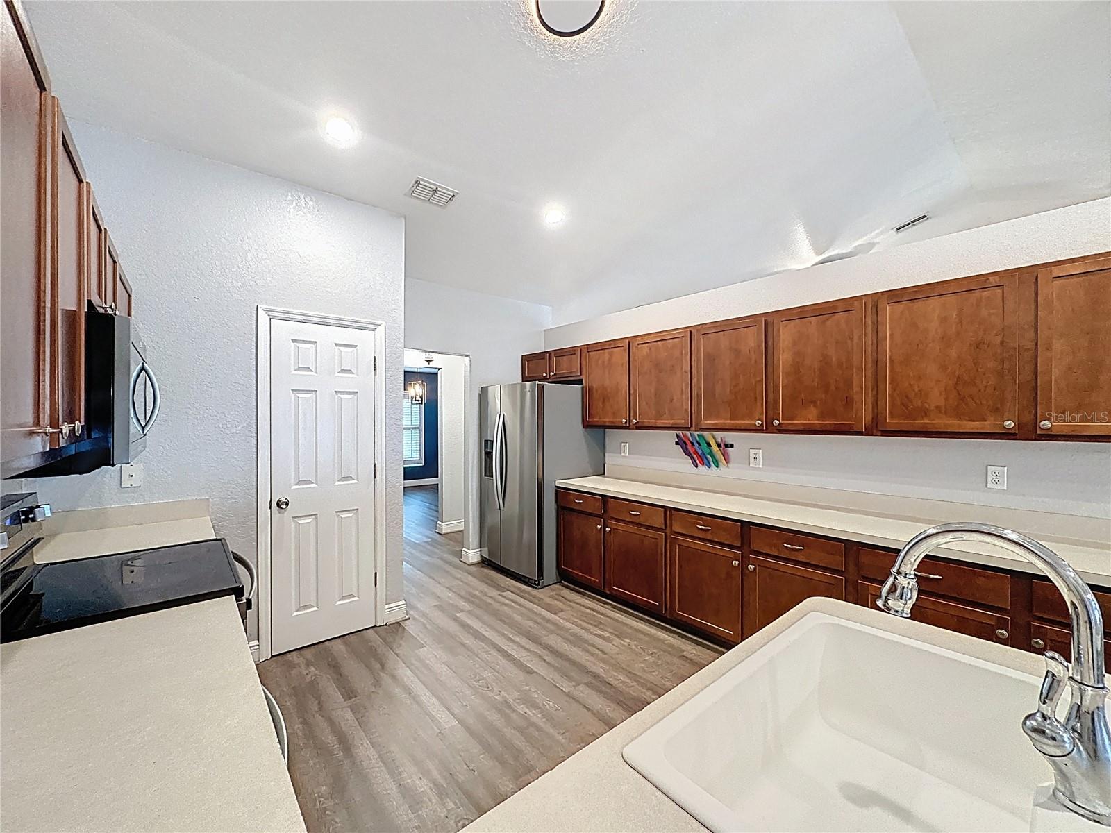 SHERMAN HILLS SEC 1 - Residential