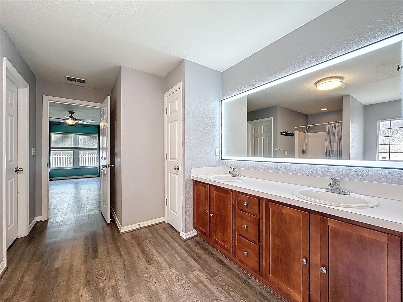 SHERMAN HILLS SEC 1 - Residential