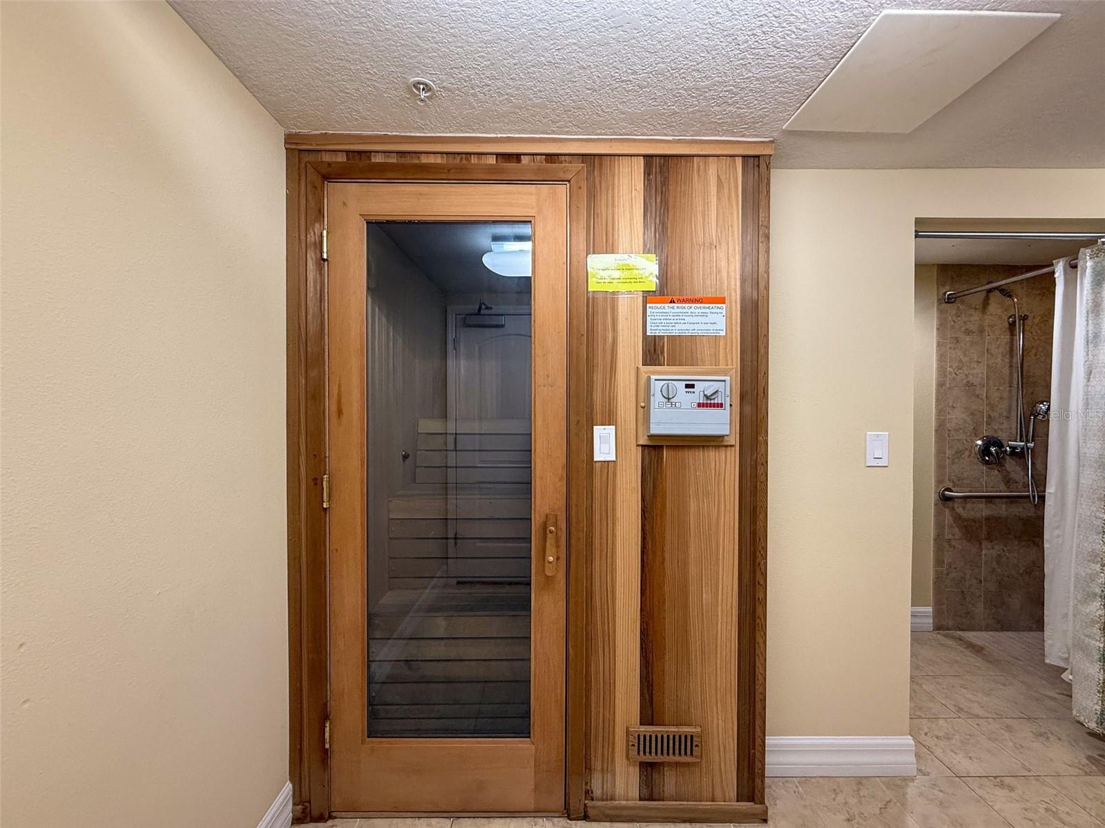 SEAVIEW PLACE/GULF LNDGS - Residential