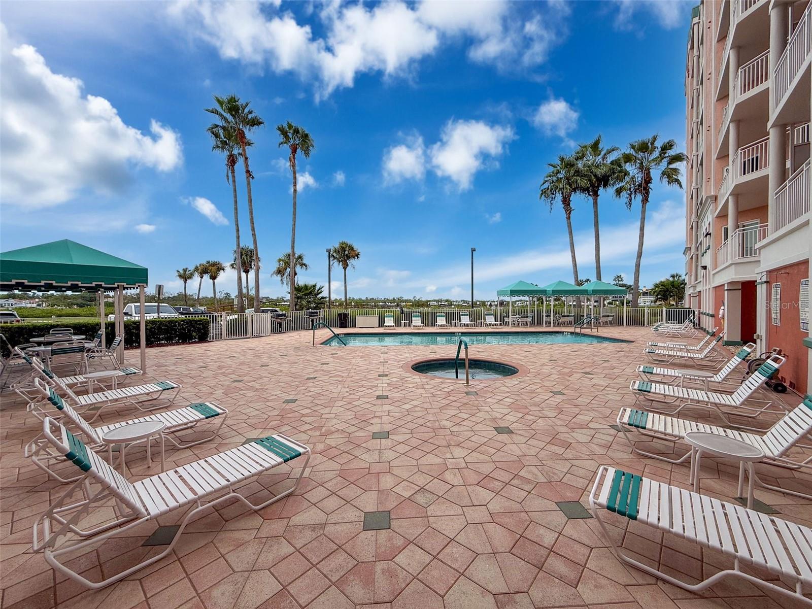 SEAVIEW PLACE/GULF LNDGS - Residential