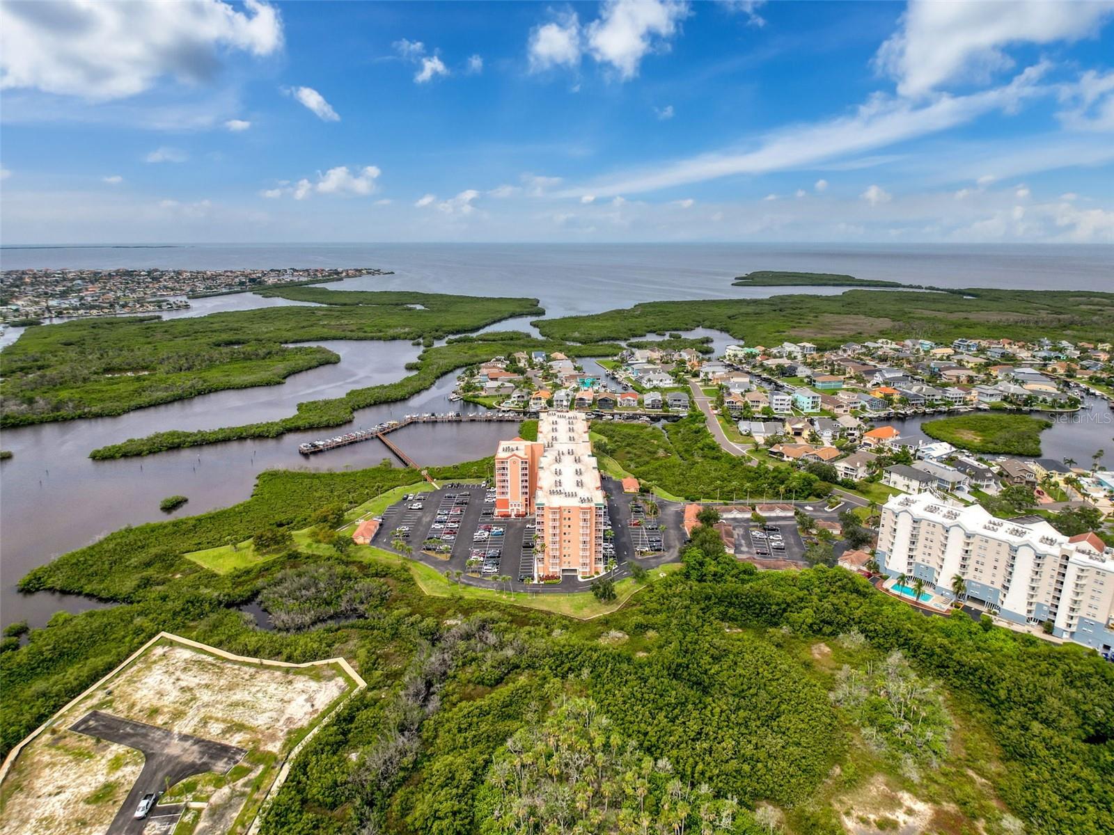 SEAVIEW PLACE/GULF LNDGS - Residential