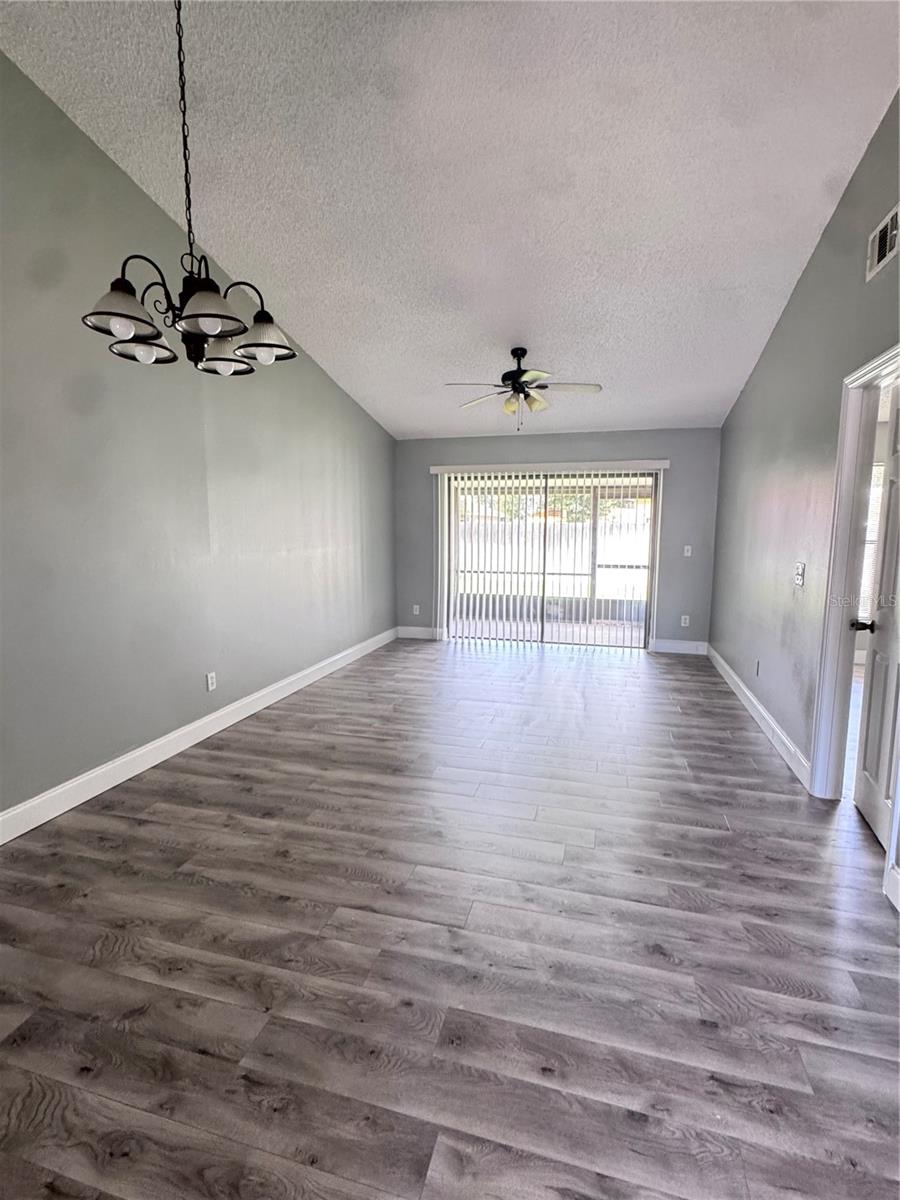 28 SILVER FALLS CIRCLE