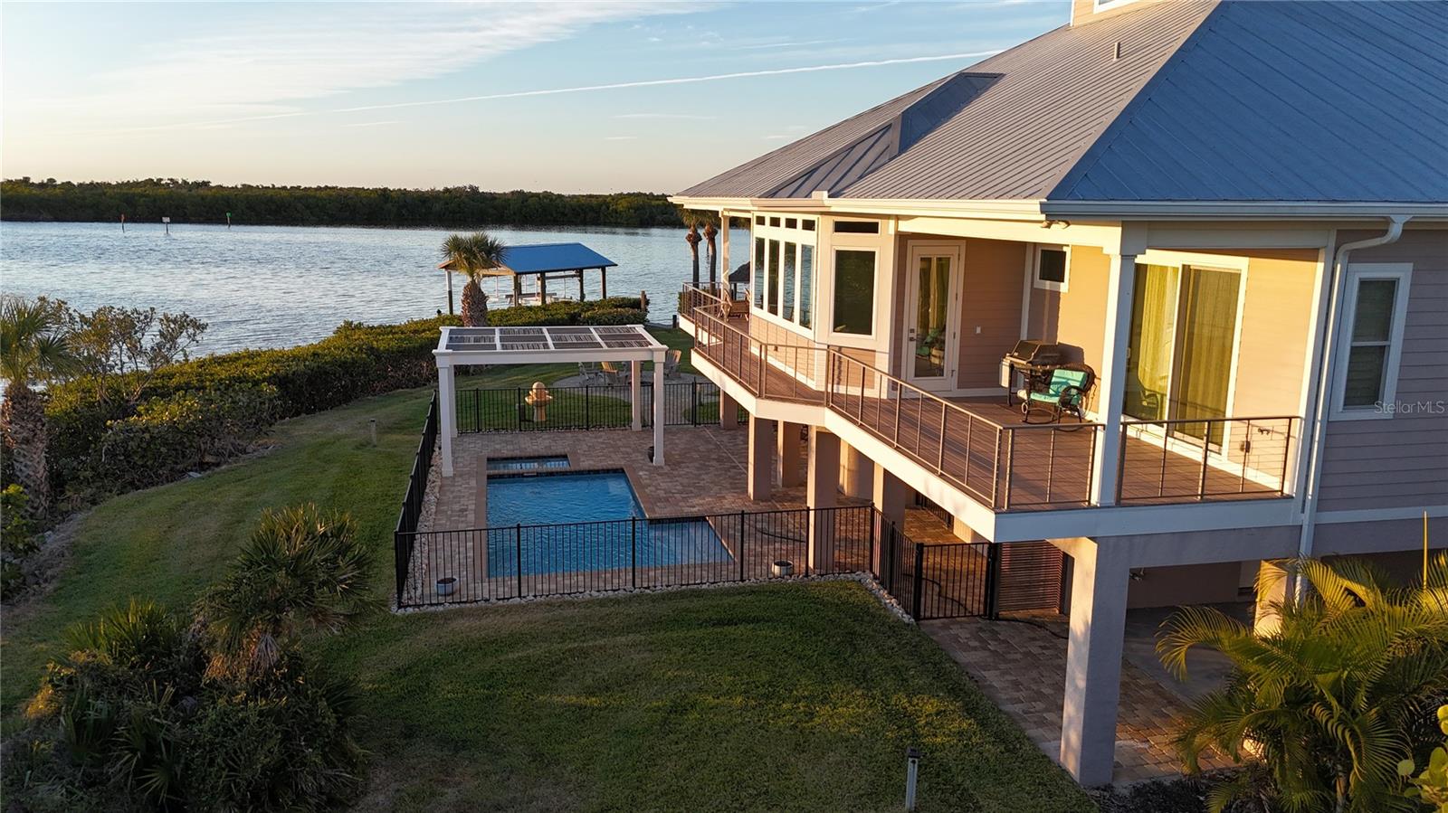 PIRATE HARBOR 01 - Residential