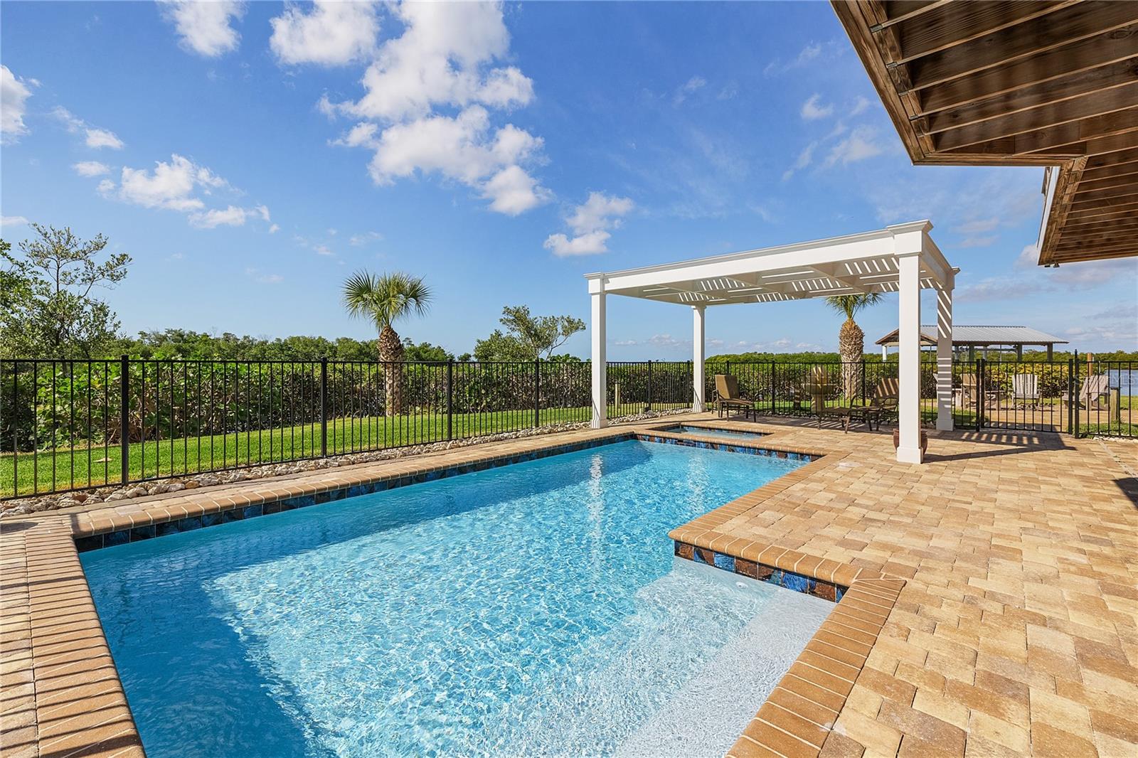 PIRATE HARBOR 01 - Residential