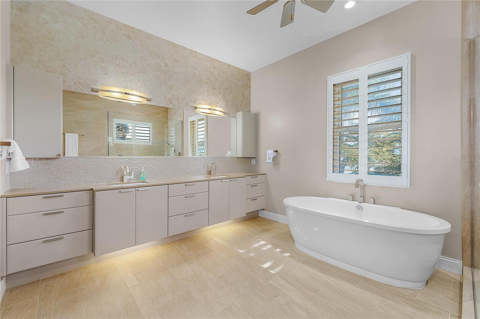 PIRATE HARBOR 01 - Residential