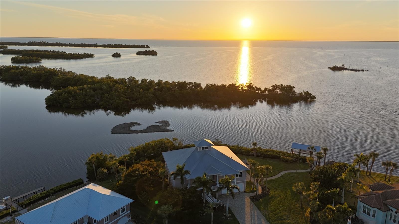 PIRATE HARBOR 01 - Residential