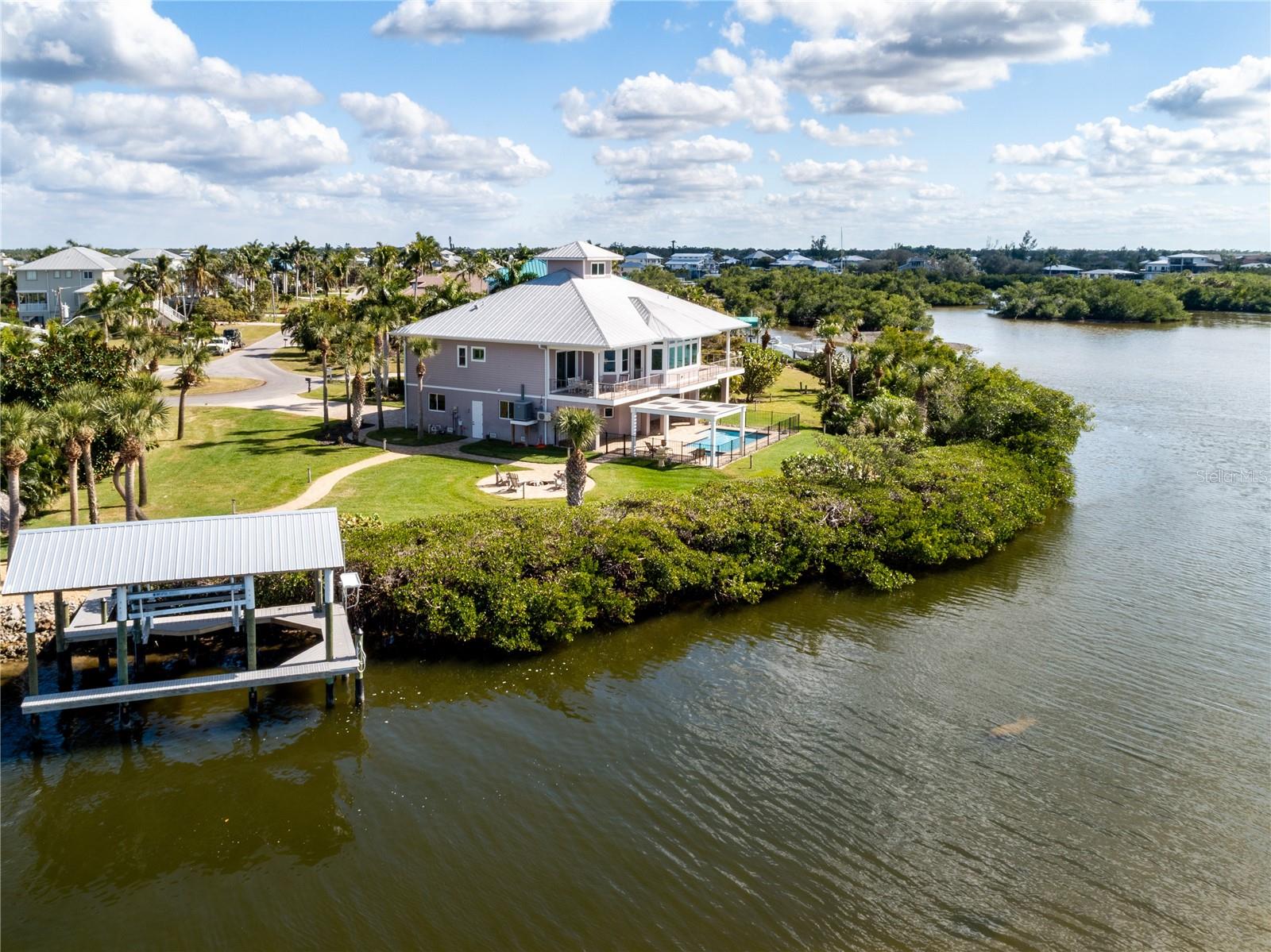 PIRATE HARBOR 01 - Residential