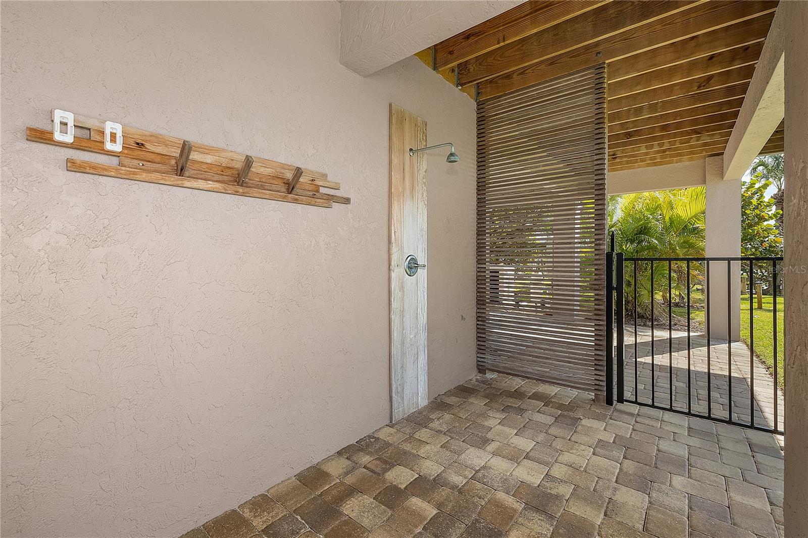 PIRATE HARBOR 01 - Residential